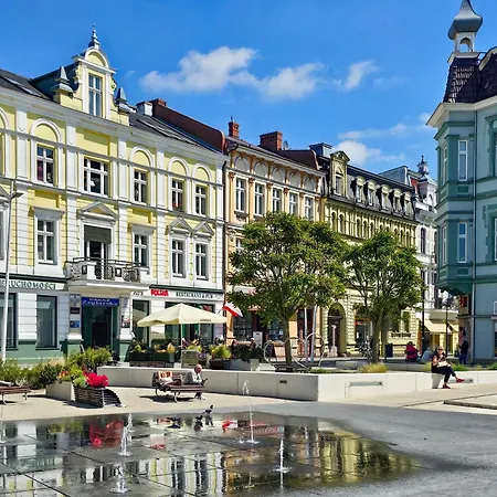 Visit Baltic - Przy Placu Wolnosci Z Balkonem * 슈비노우이스쳬